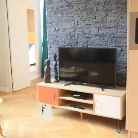 Charmant T2 Refait A Neuf Annecy Centre Et Lac Exterior photo